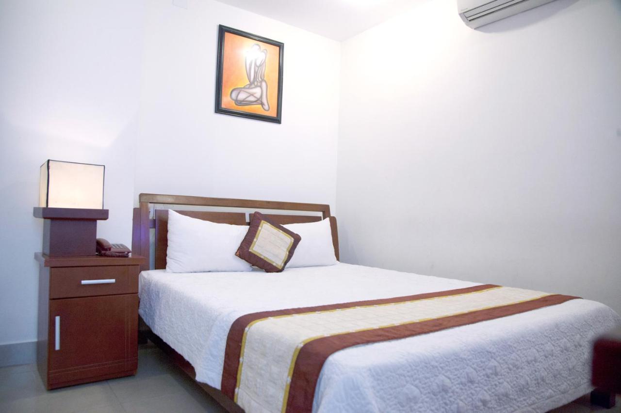 Hoang Thuy Sinh Hotel Дананг Екстериор снимка
