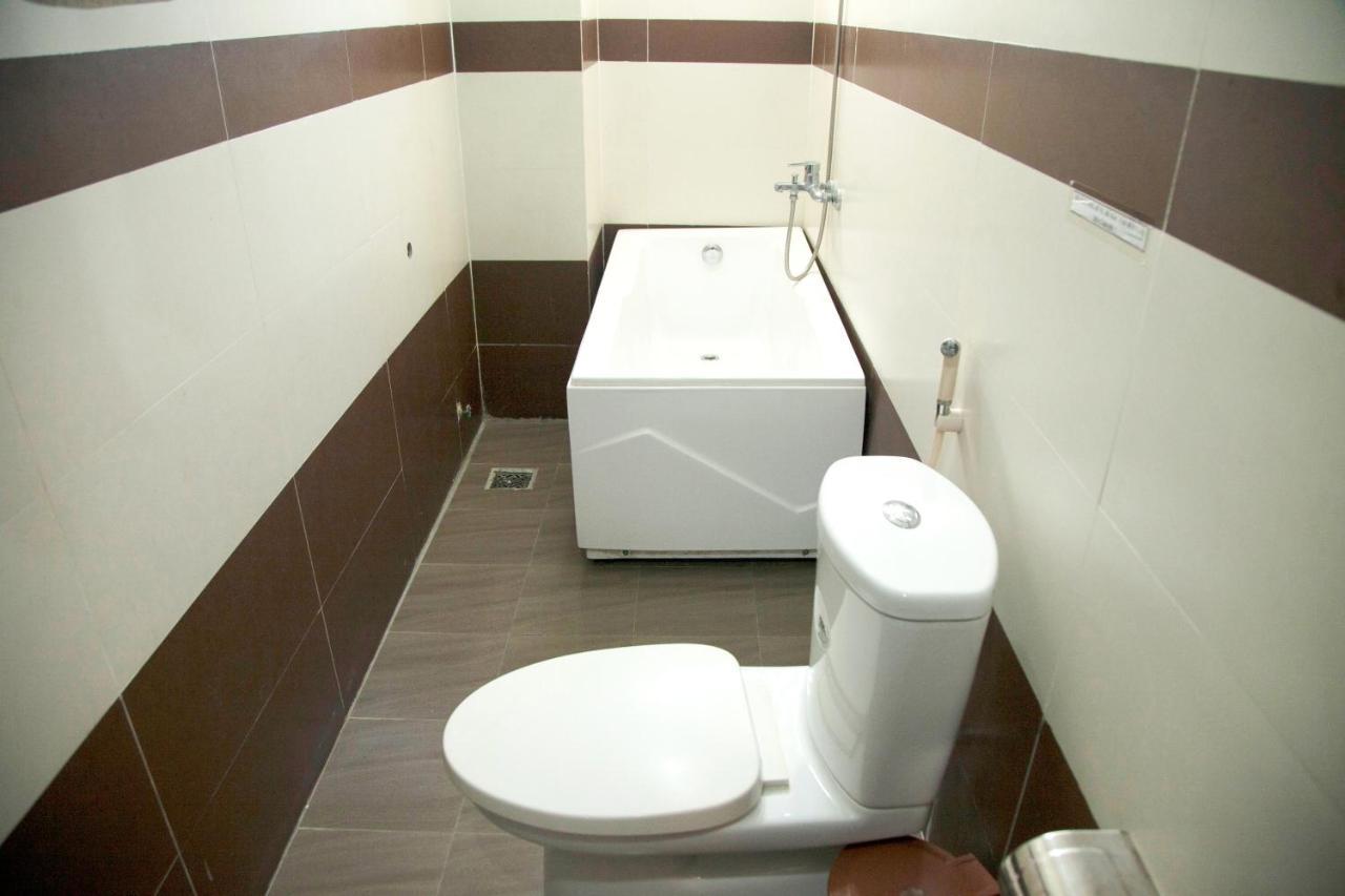 Hoang Thuy Sinh Hotel Дананг Екстериор снимка